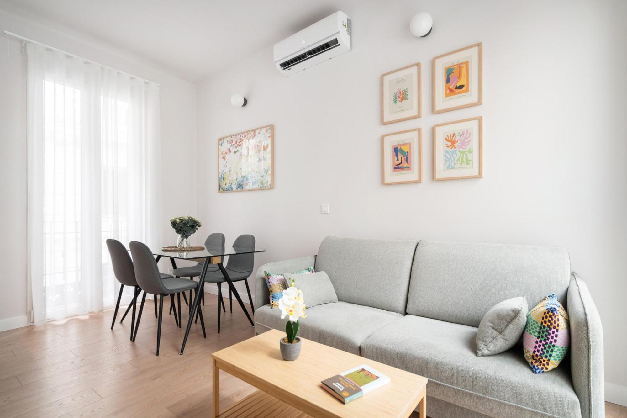 Room Canalejas Madrid Bagian luar foto