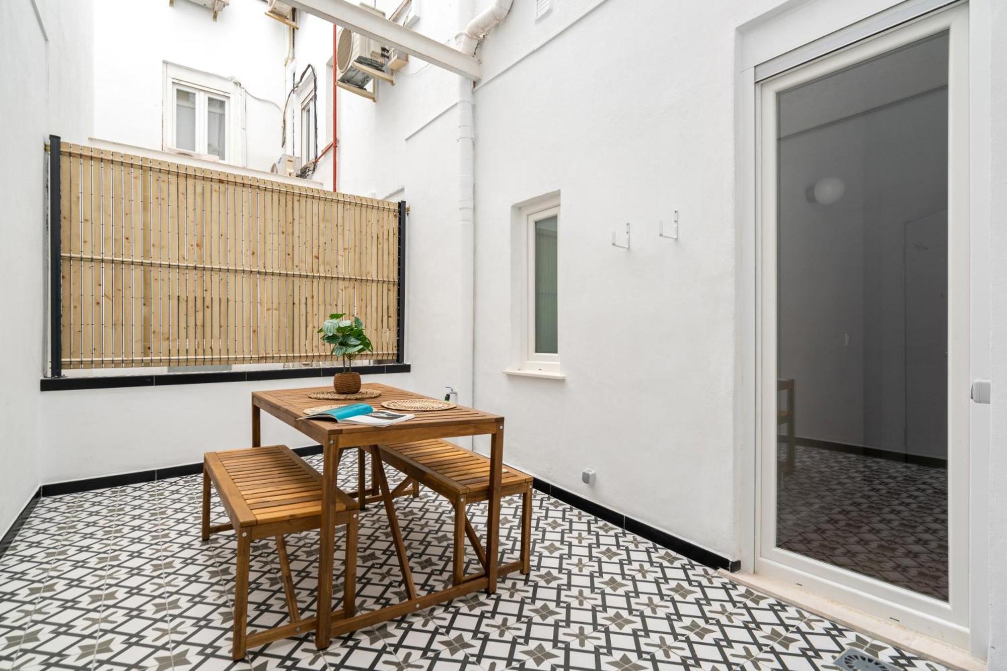 Room Canalejas Madrid Bagian luar foto