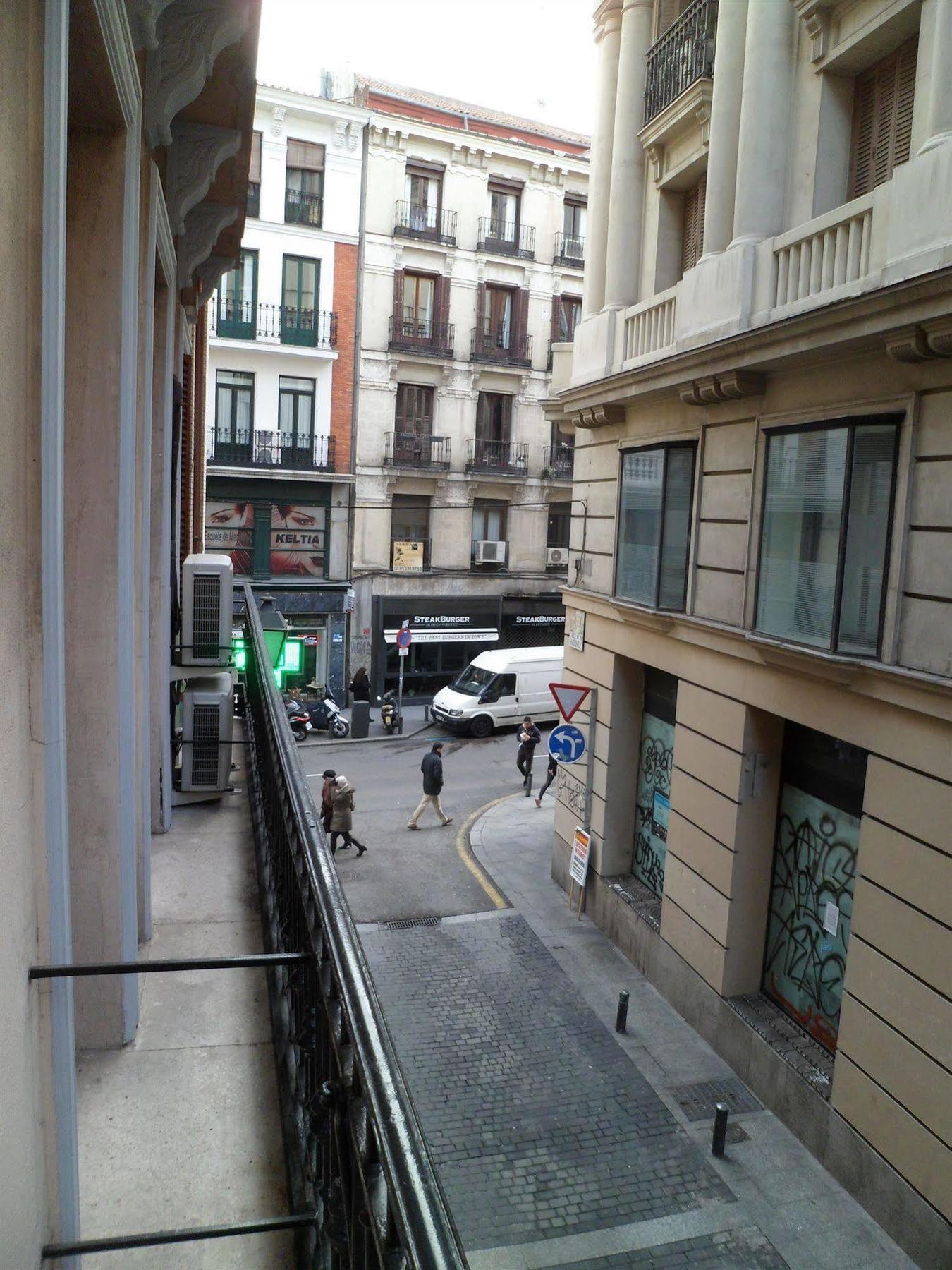 Room Canalejas Madrid Bagian luar foto
